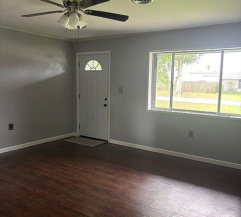 3rd image of 128 Saint Agnes Dr