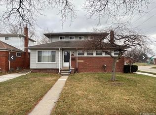 19806 Shady Lane Ave, Saint Clair Shores, MI 48080