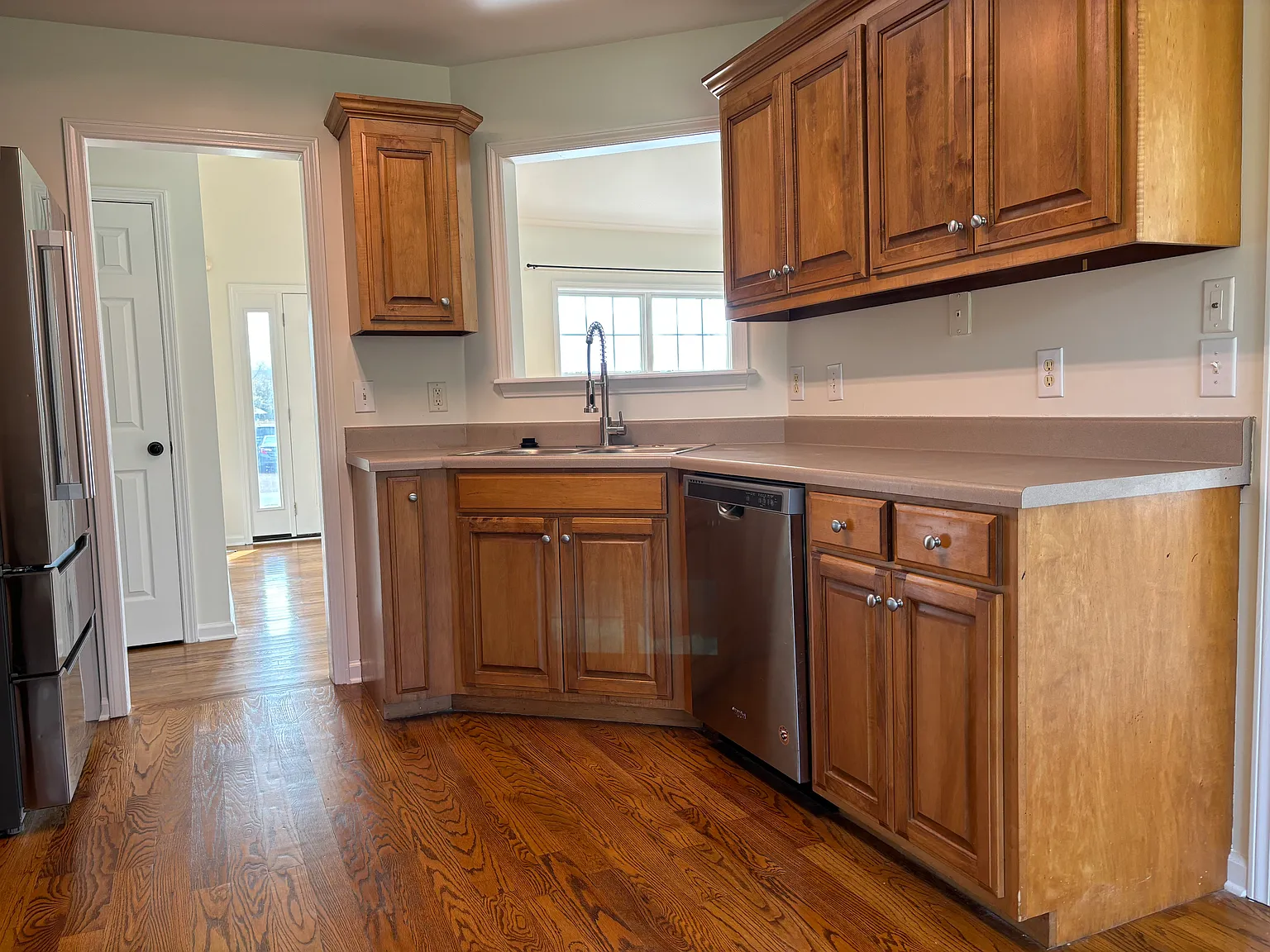 3 bed, 1863 sqft, $2,600 — Photo 3