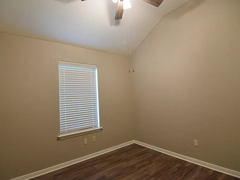 203 Bronc Dr — Photo 19