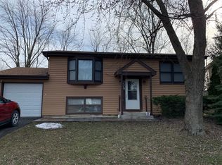 229 Lafayette Dr, Bolingbrook, IL 60440