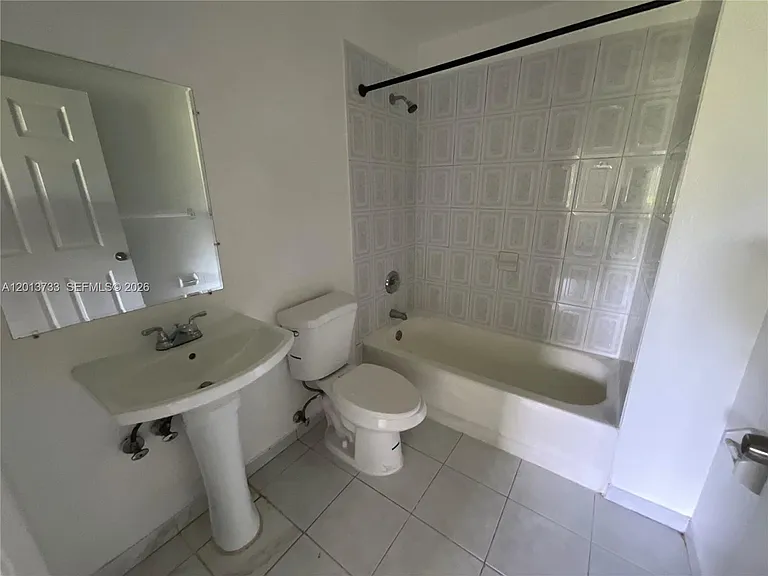 209 NE 141st St #4 — Photo 12