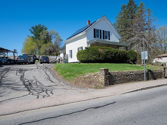 2nd image of 80 Maple St