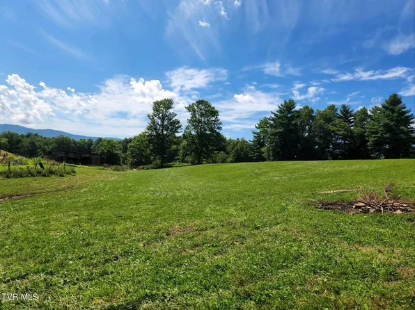 880 Red Brush Rd, Mountain City, TN 37683