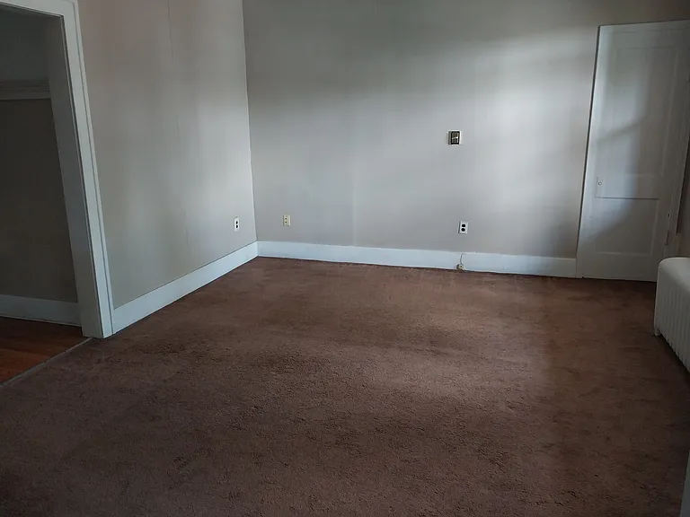 185 W Cambourne St #1 — Photo 3