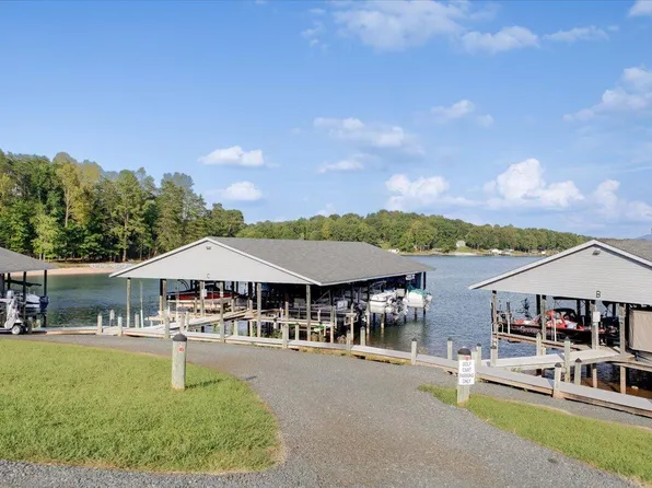 25 Sunny Field Dr, Wirtz, VA 24184