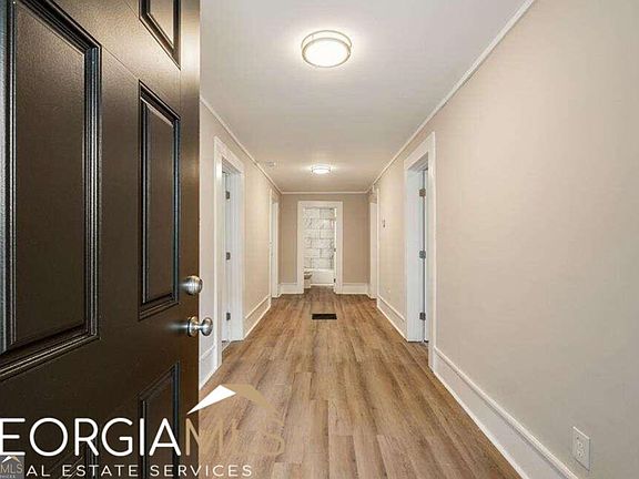 3rd image of 13 Derrick St