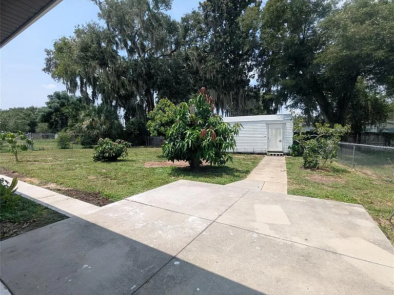 1521 Normandy Way — Photo 40