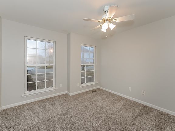 4th image of 305 Rainwood Ct