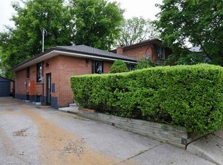 14 Jellicoe Ave, Toronto, ON M8W1W1