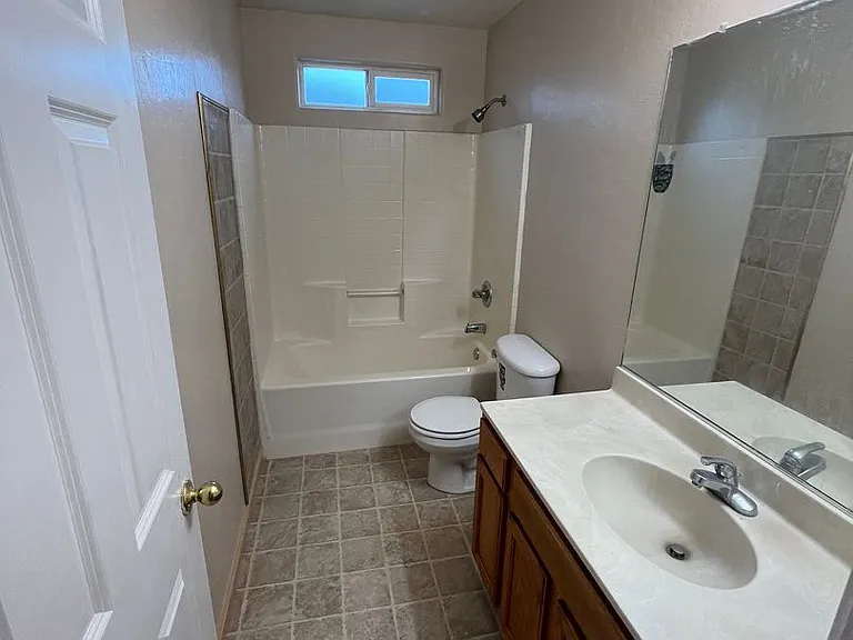 1030 S Vista St — Photo 23