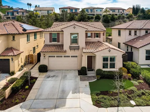 445 Adobe Estates Dr, Vista, CA 92083