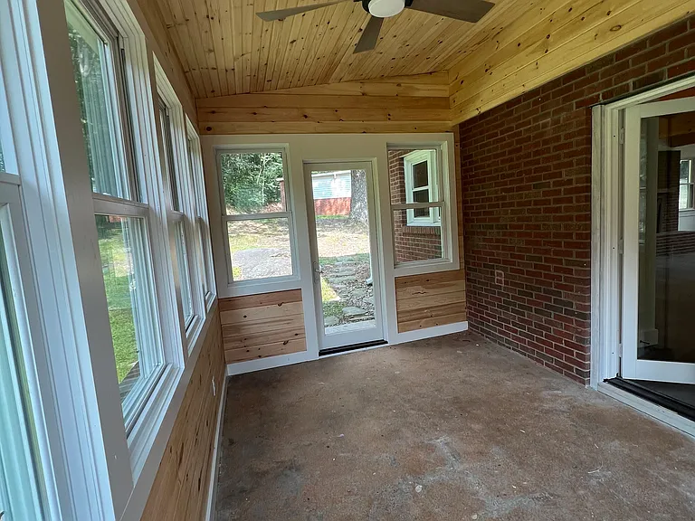 101 Eastwood Ave — Photo 30