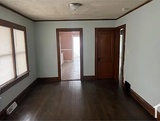 3 bed, 1140 sqft, $1,400 — Photo 2