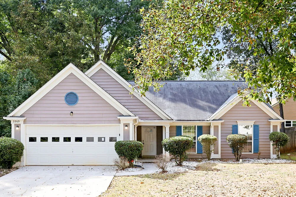 3 bed, 2.5 bath, 1739 sqft, $2,055 — Photo 1
