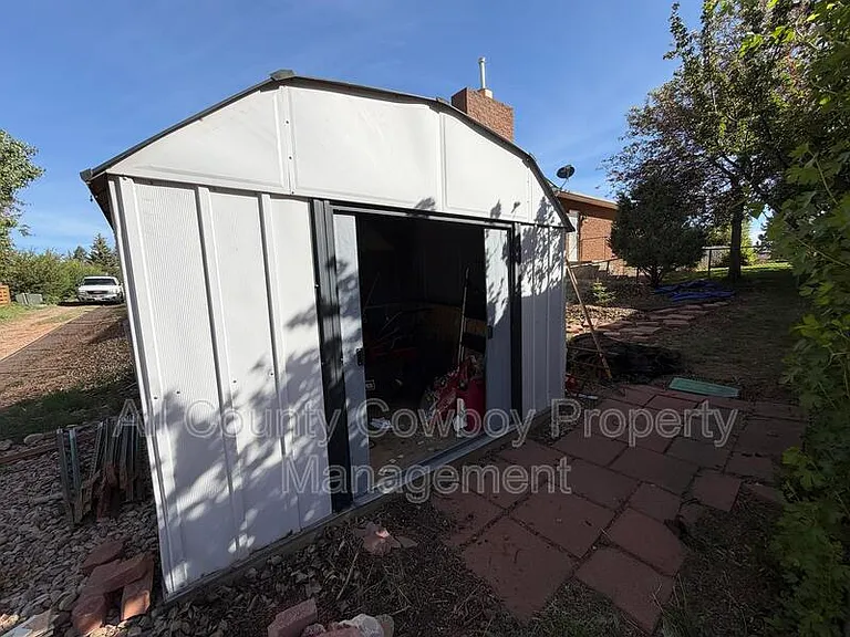 328 Stuart St — Photo 26
