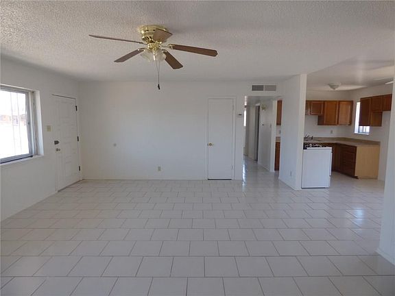 5th image of 206 Kelvin Ave
