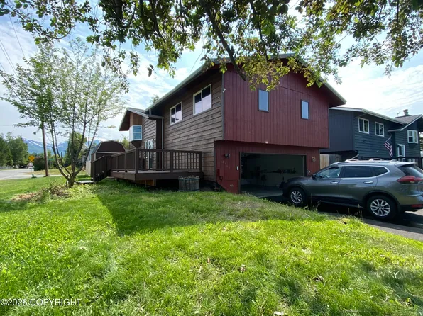 8401 Stacey Cir, Anchorage, AK 99507