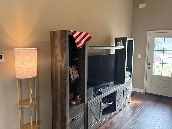 5th image of 3543 Marion Ln