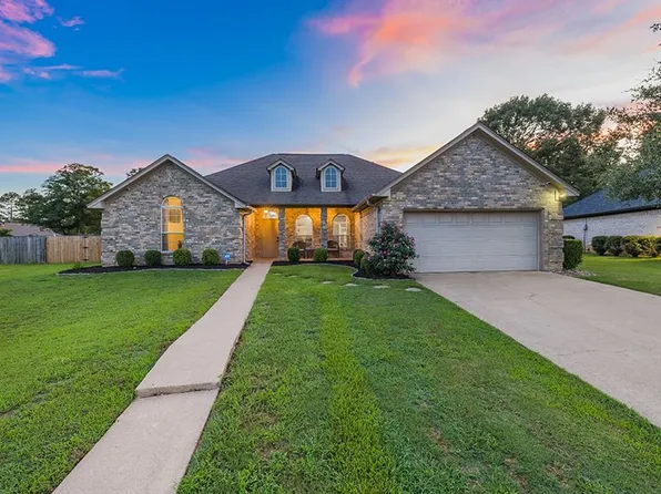 7502 Palisades Dr, Texarkana, TX 75503