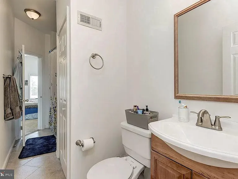 1019 S Streeper St — Photo 24