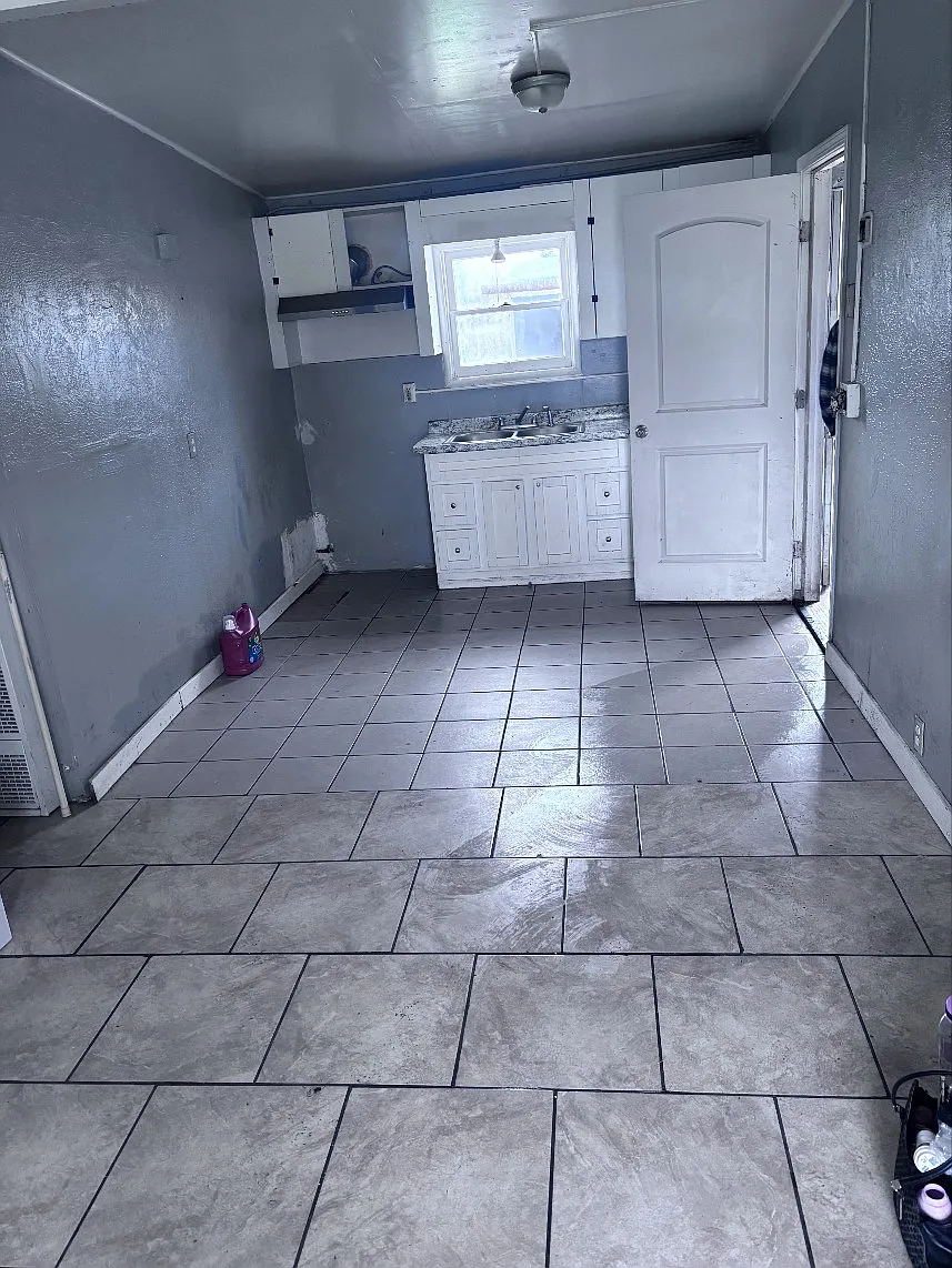 3 bed, 750 sqft, $1,200 — Photo 3