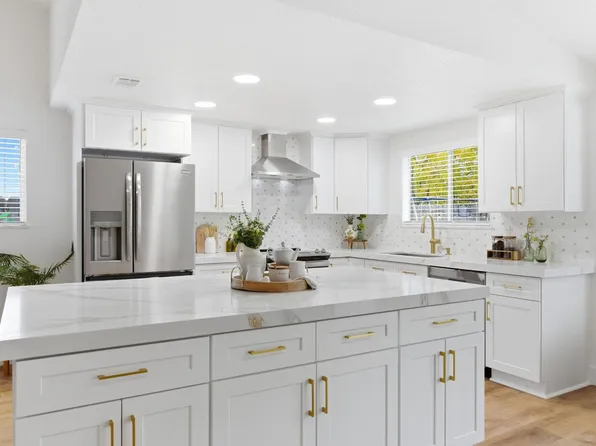 1671 Davis St, Ripon, CA 95366