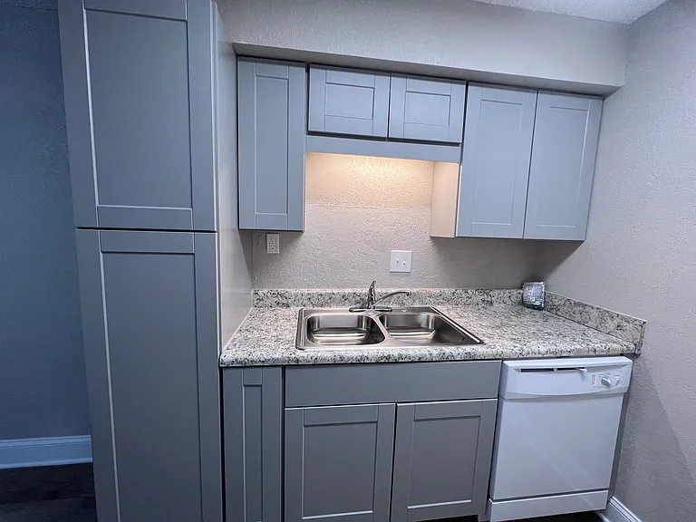 Bell Hollow Apartments — Photo 30