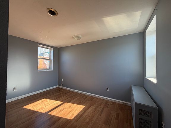 4th image of 900 Cantrell St