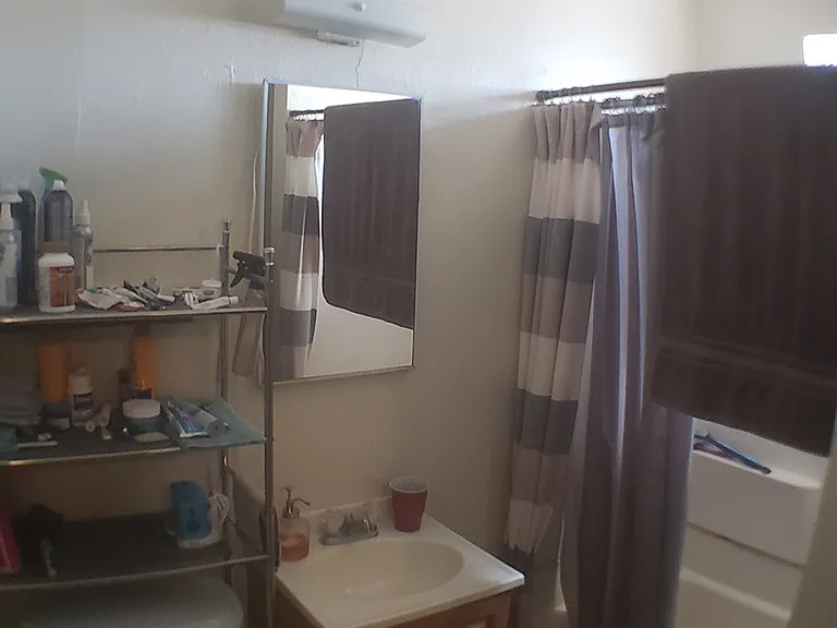 1714 E Glenoaks Blvd — Photo 3