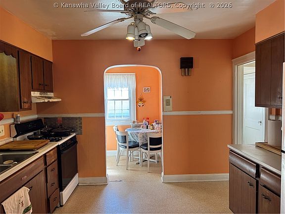 5th image of 2810 Noyes Ave SE
