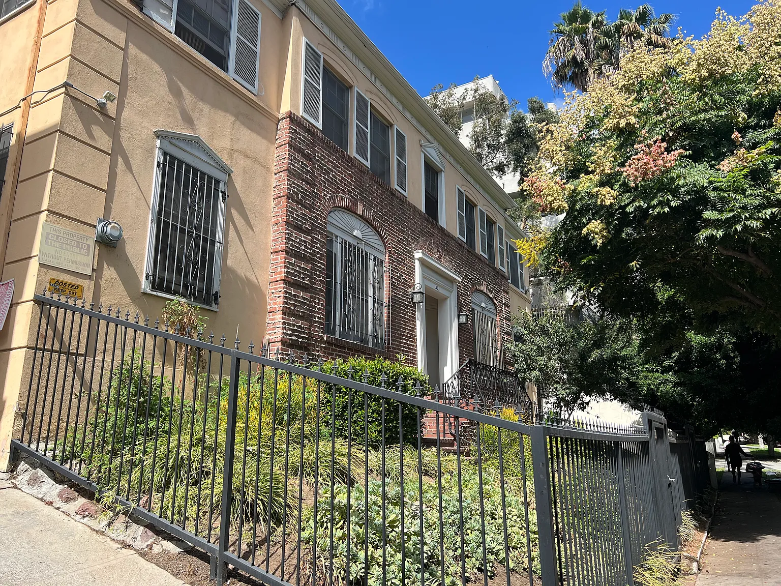 Studio, 450 sqft, $1,249 — Photo 3