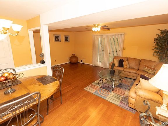 2nd image of 907 Grayfox Cir