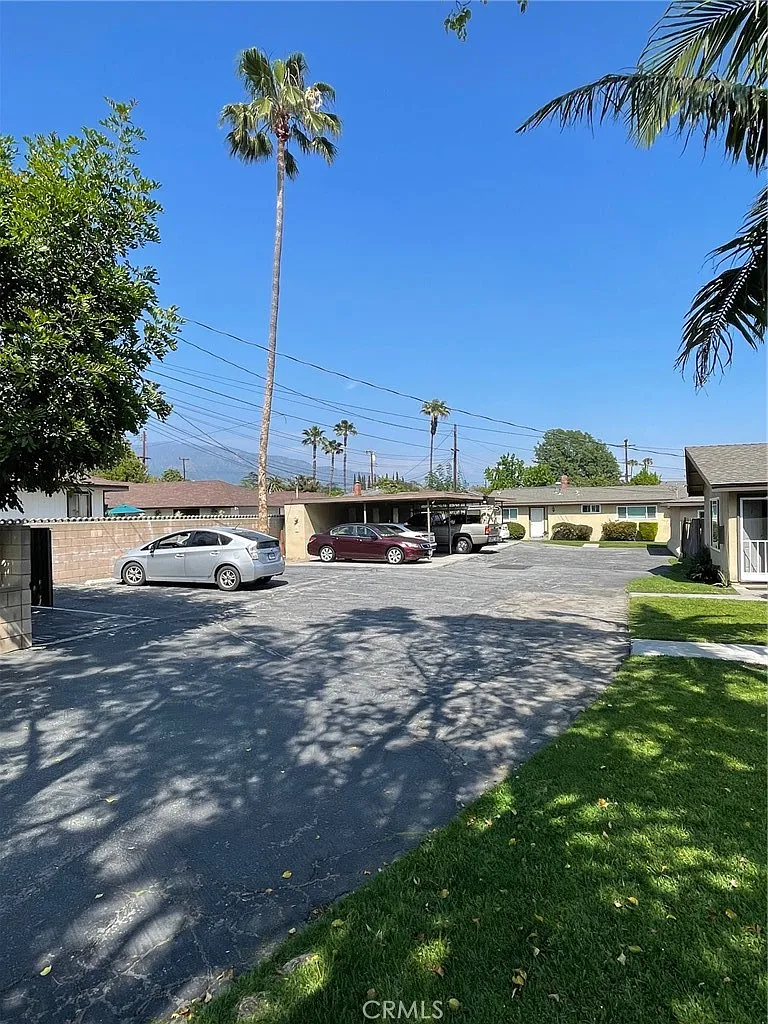 2 bed, 1100 sqft, $2,350 — Photo 3