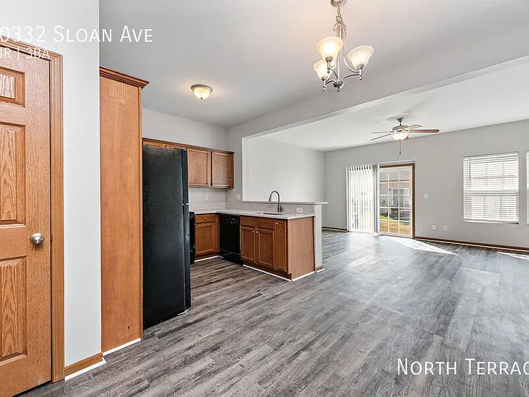 10332 Sloan Ave — Photo 4