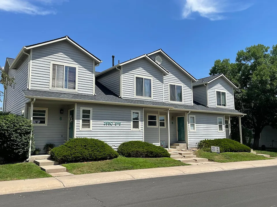 2950 Neil Dr #8