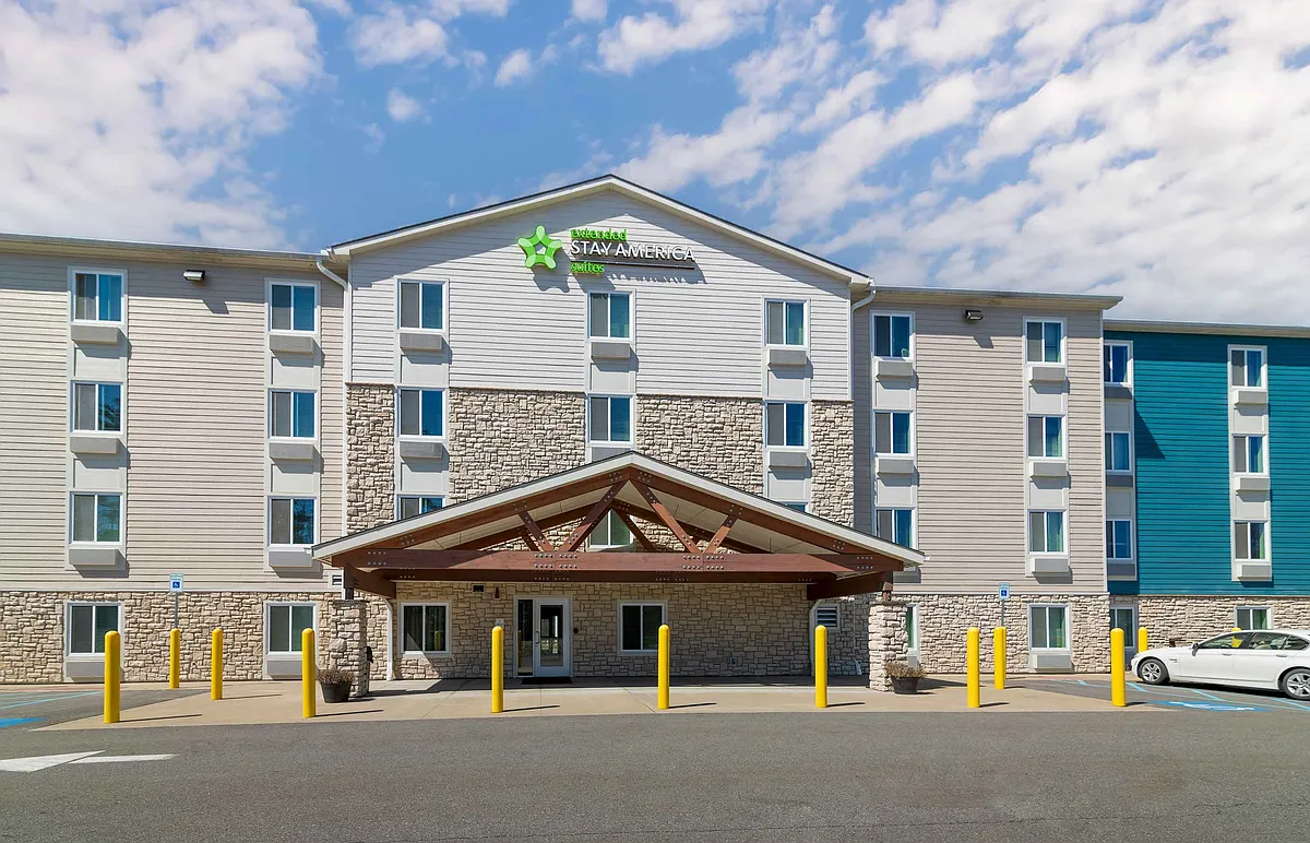 Photo 2 of 31 - Nashua - Merrimack - Merrimack, NH Exterior - Nashua - Merrimack