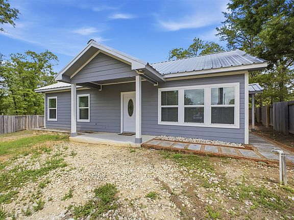 2nd image of 100 Walnut Cir