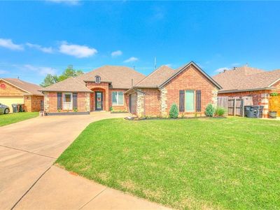 901 Renita Way, Moore, OK, 73160