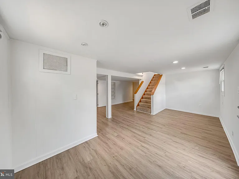7411 Tillman Dr — Photo 34