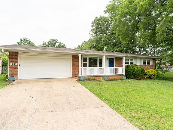 2nd image of 1621 Fernwood Cir