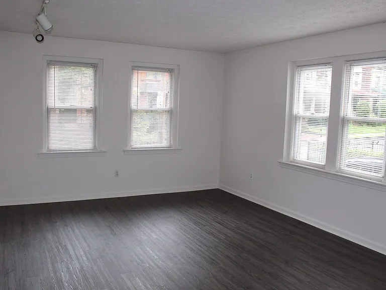 600 S Negley Ave — Photo 5