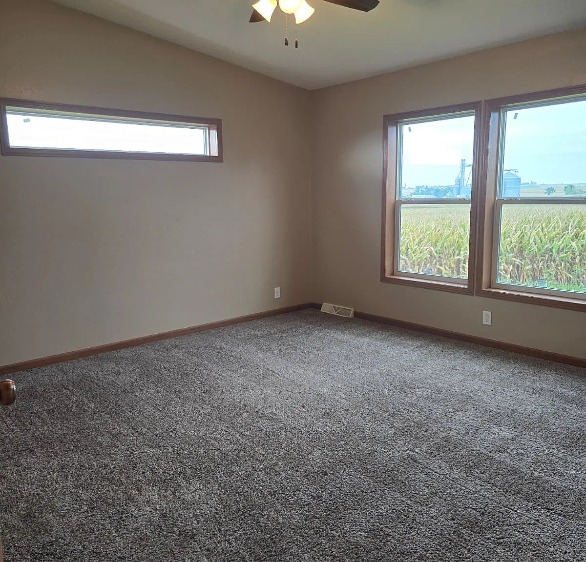 3 bed, 800 sqft, $2,500 — Photo 4
