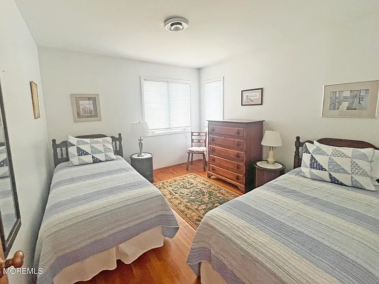 416 Salem Ave — Photo 10