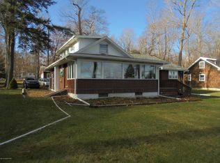 1214 Pocono Dr, Gouldsboro, PA 18424