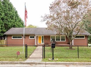 195 10th Ave NW, Hickory, NC 28601