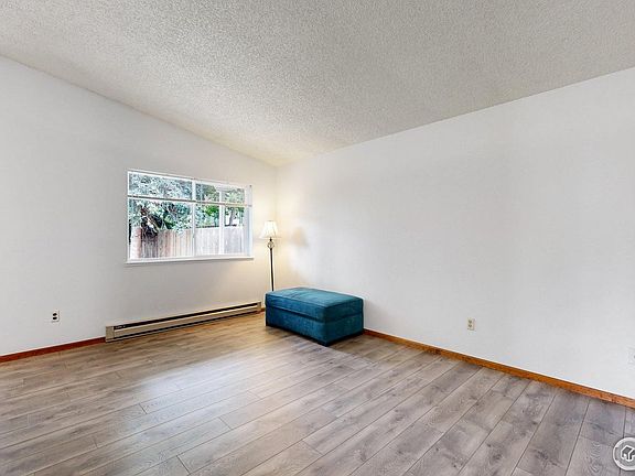 3rd image of 2706 Dunbar Ave