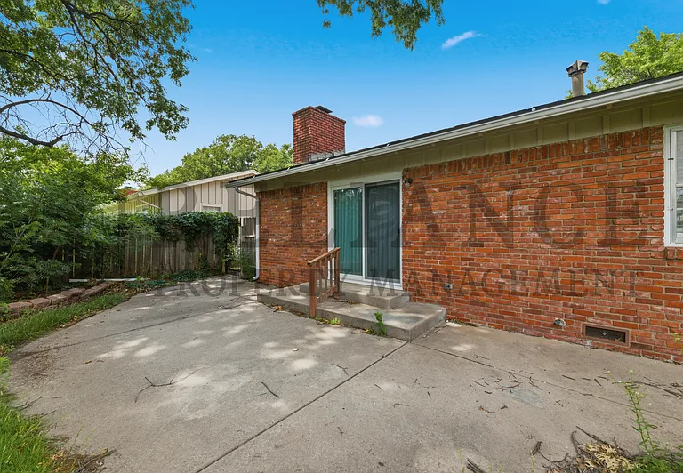6517 E Elm St — Photo 8