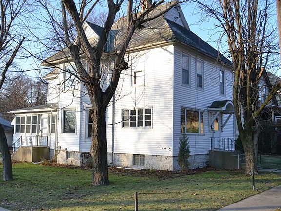 2nd image of 400 Douglas St #1