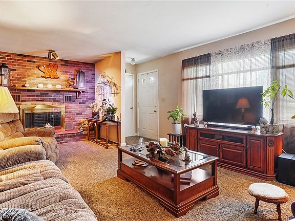 3rd image of 2105 Lindbergh Ave
